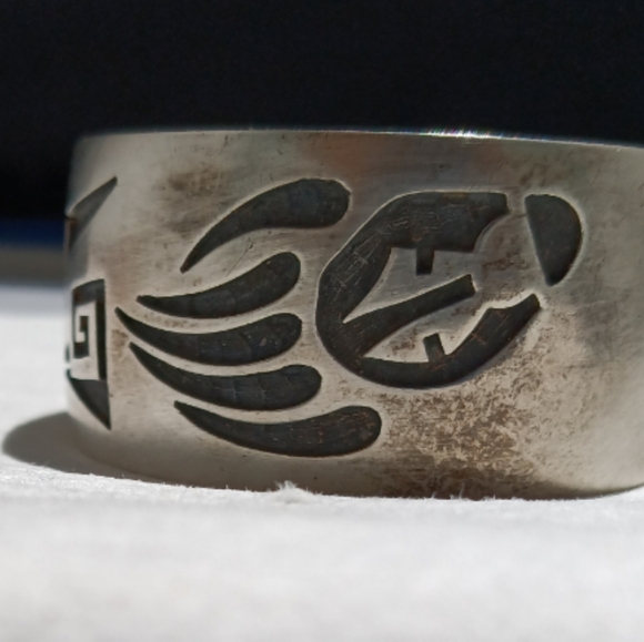 Vintage Steven Pooyouma Hopi Bear Paws Sterling Silver Cuff Bracelet - Picture 5 of 7